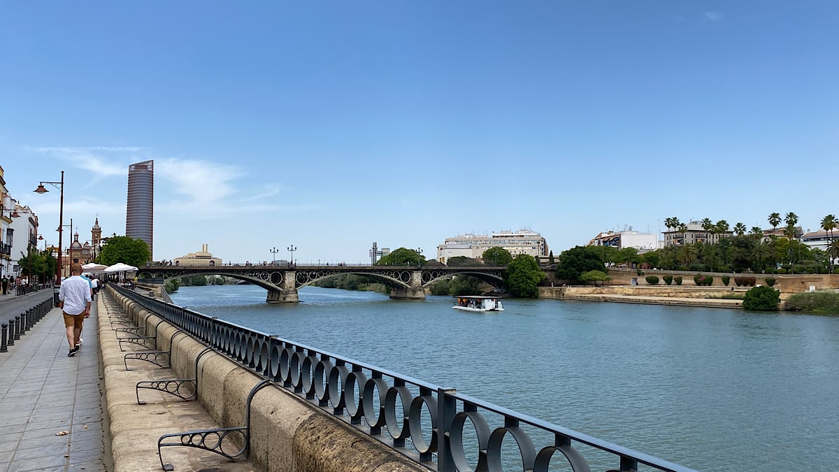 rivier-guadalqivir-en-de-lippenstift-sevilla