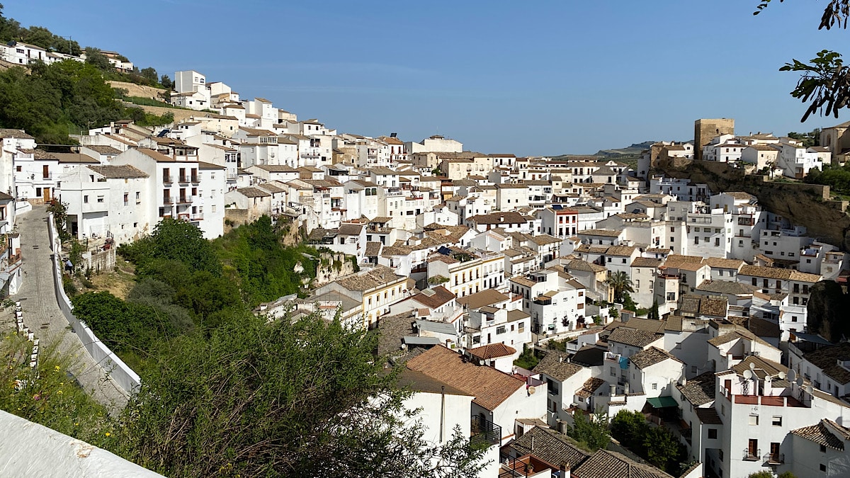 wit-dorp-setenil-de-las-bodegas-cadiz