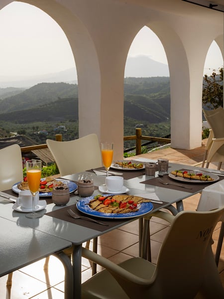 zonnevallei-uitzicht-ontbijt-hacienda-guaro-viejo