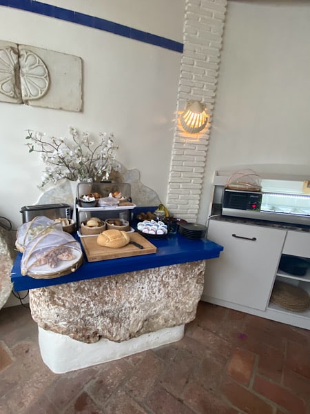 ontbijtbuffet-finca-la-vida-loca-benalmadena