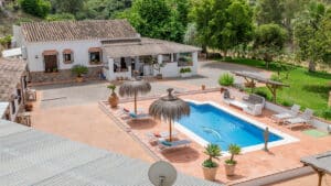 nederlandse-bb-alora-malaga-finca-las-hierbas