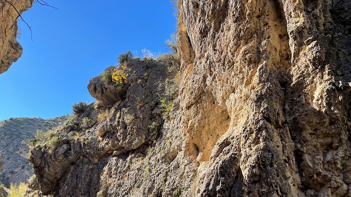 fraaie-kloof-tijdens-de-wandeling-el-sendero-de-la-cerrada-del-rio-castril