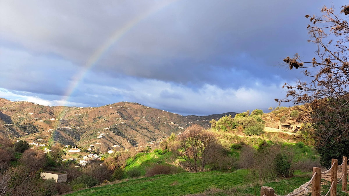 fraaie-regenboog-net-buiten-competa