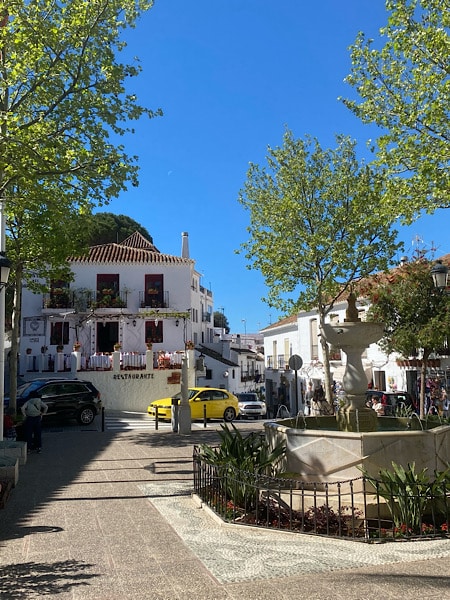 gezellig-pleintje-in-mijas