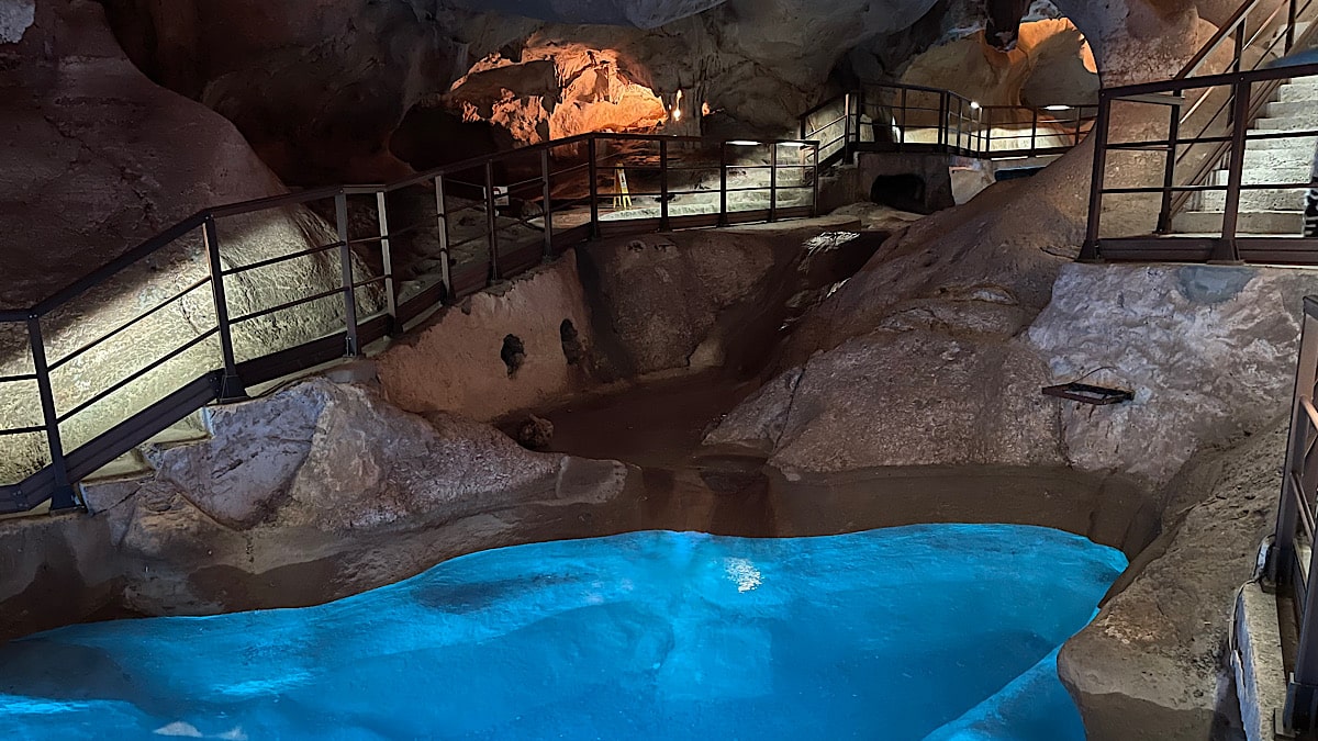 ondergronds-meer-in-cueva-del-tesoro