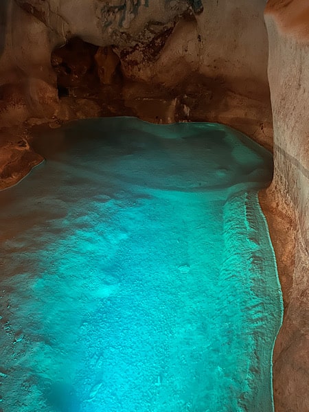 prachtig-helder-water-in-cueva-del-tesoro