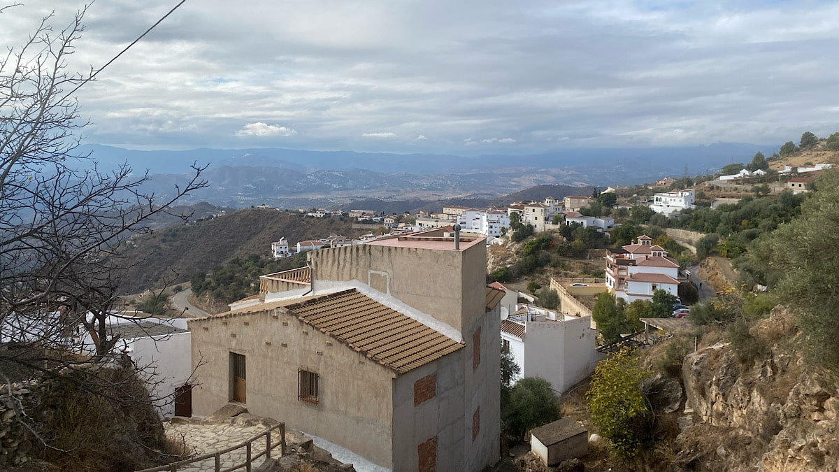 zicht-over-het-dorp-canillas-de-aceituno