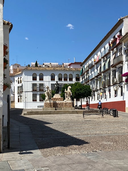 cordoba-standbeeld-van-stierenvechter-manole