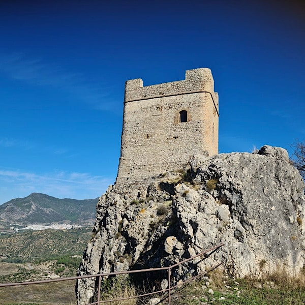 torre-del-homenaje-alcazaba-zahara-de-la-sierra