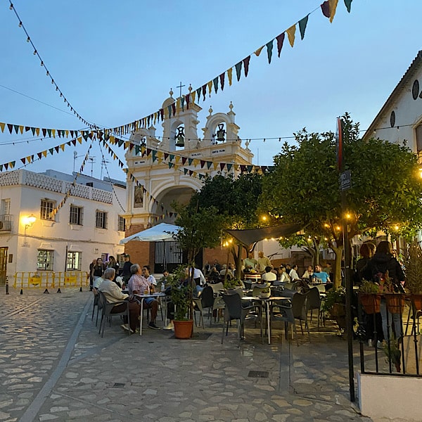 terrasje-zahara-de-la-sierra-cadiz-andalusie