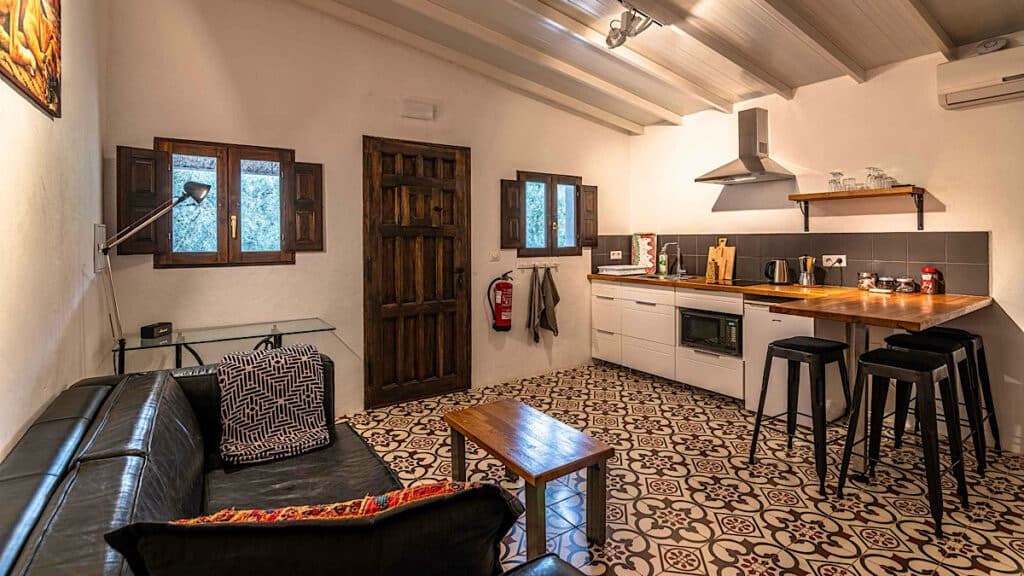 kamer-keuken-casita-oliva-casa-valle-de-oro-malaga