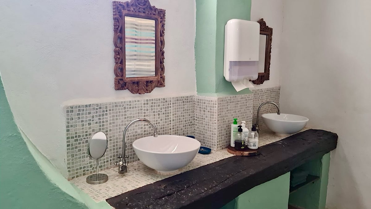 badkamer-casita-experience-alpacas-montoro-cordoba