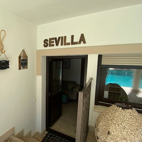 entree-appartament-sevilla-casa-holandaluzas-marbella