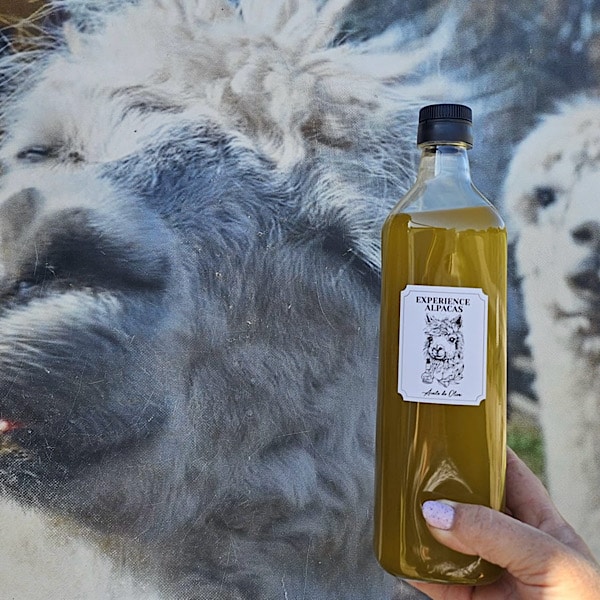 fles-eigen-olijfolie-experience-alpacas