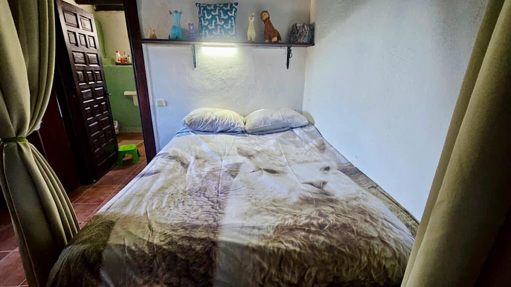 tweepersoonsbed-casita-experience-alpacas-montoro-cordoba