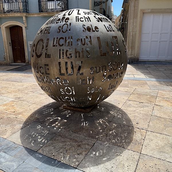 kunstwerk-licht-bol-almeria