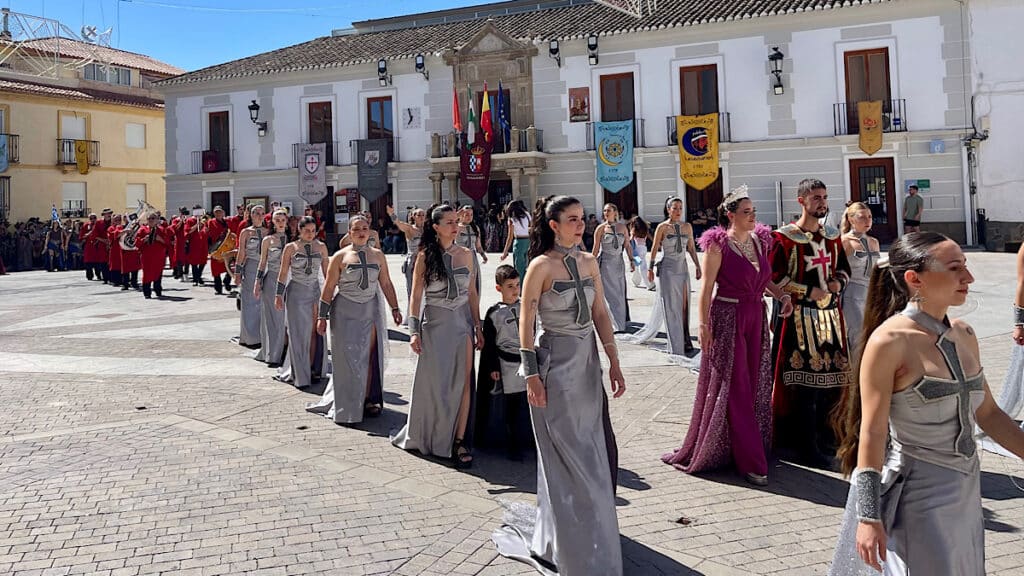 benaumarel-granada-fiestas-de-moros-y-cristianos