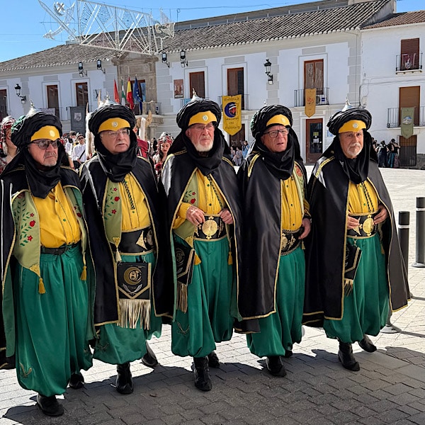 fiestas-de-moros-y-cristianos-benaumarel-granada-heren