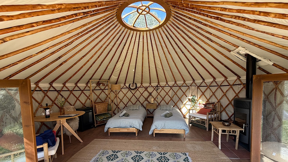 interieur-yurt-finca-de-elma