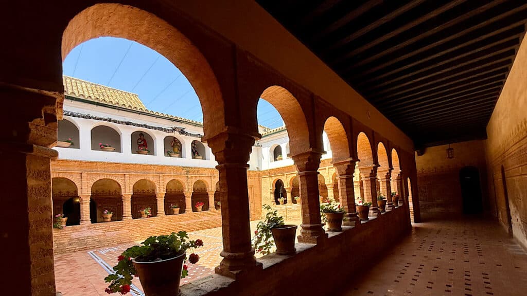 binnenplaats-klooster-la-rabida-palos-de-la-frontera-huelva