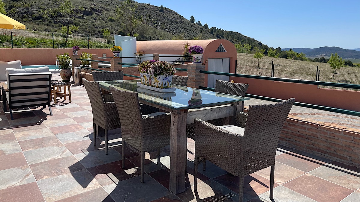 buitentafel-op-het-terras