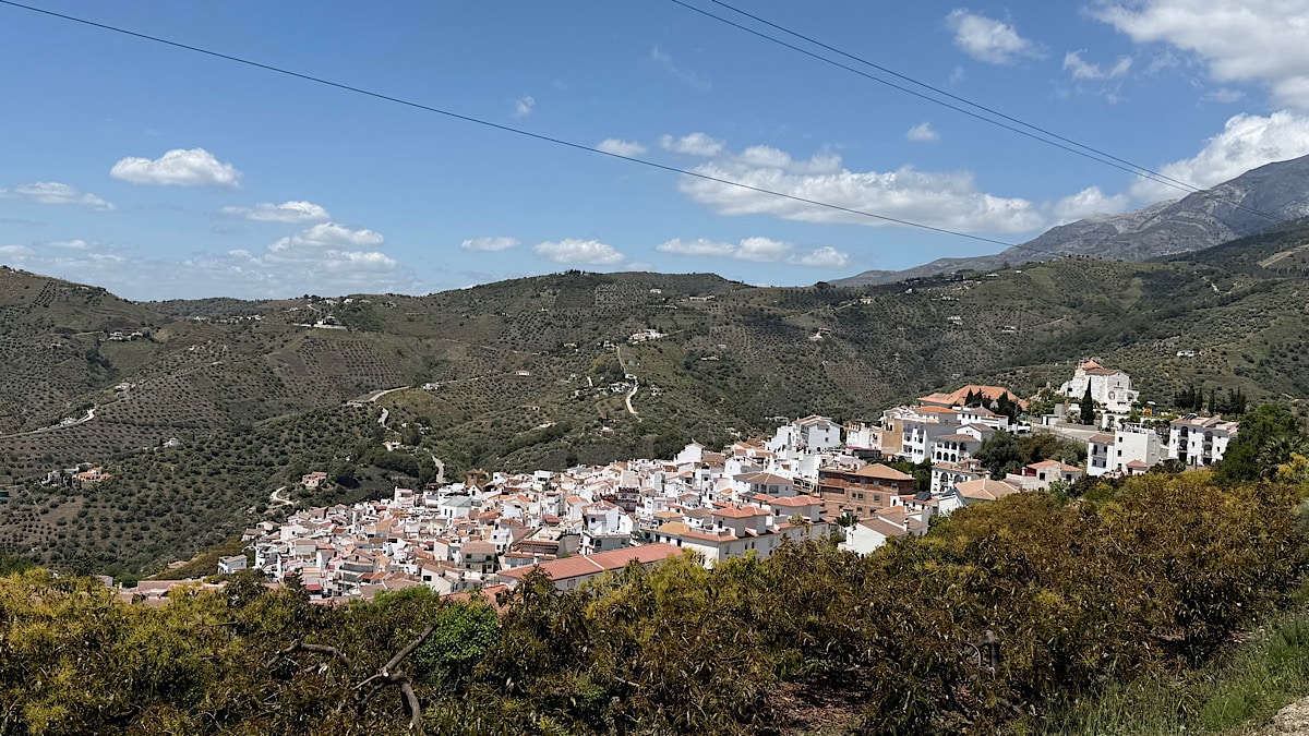 canillas-de-albaida-wit-dorp-in-andalusie