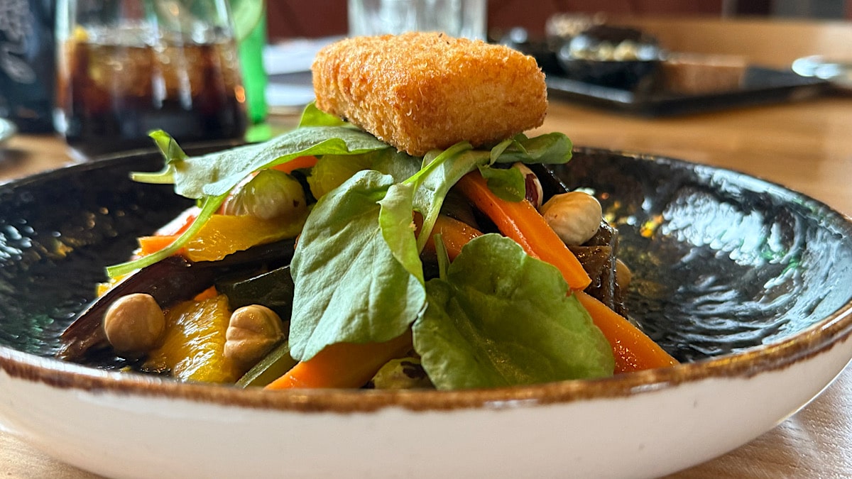 culinair-genieten-in-andalusie-met-een-heerlijk-vegetarisch-voorgerecht-bij-restaurante-albacar
