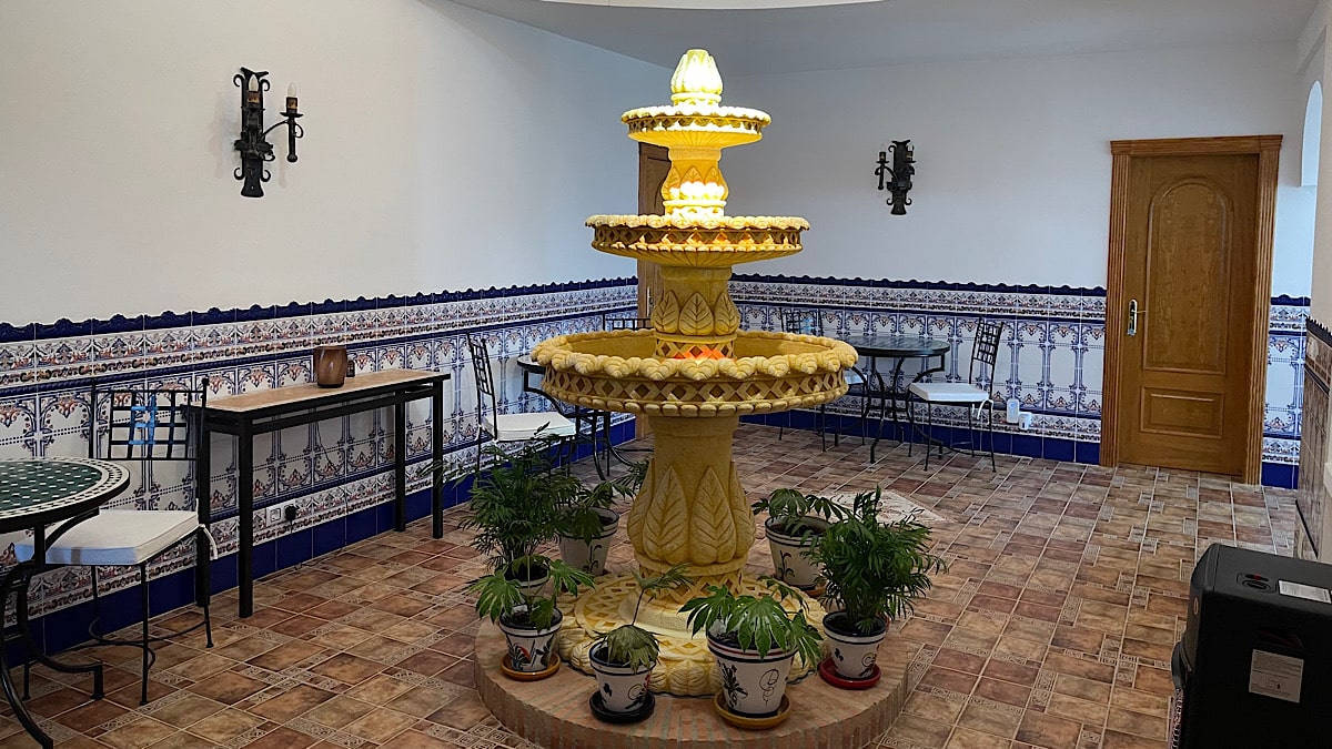 de-hal-met-fraaie-fontein