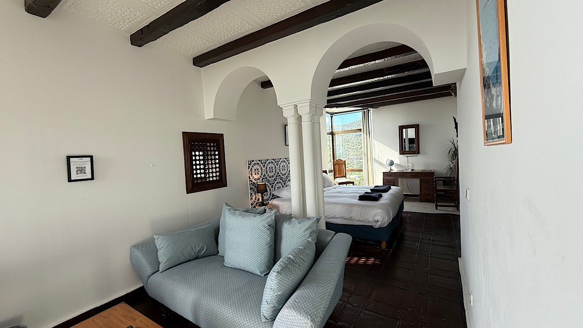 de-junior-suite-een-heerlijk-uitgebreide-kamer-bij-castillo-de-monda