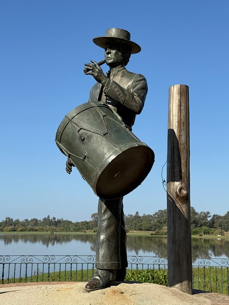 el-rocio-almonte-huelva-monumento-al-tamborilero