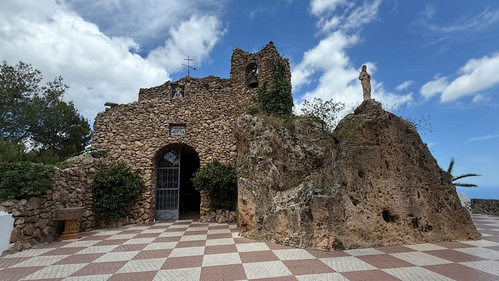 ermita-de-la-virgin-de-la-pena-mijas-pueblo