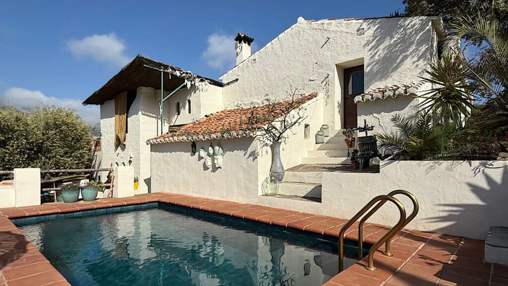 finca-conchales-met-zwembad