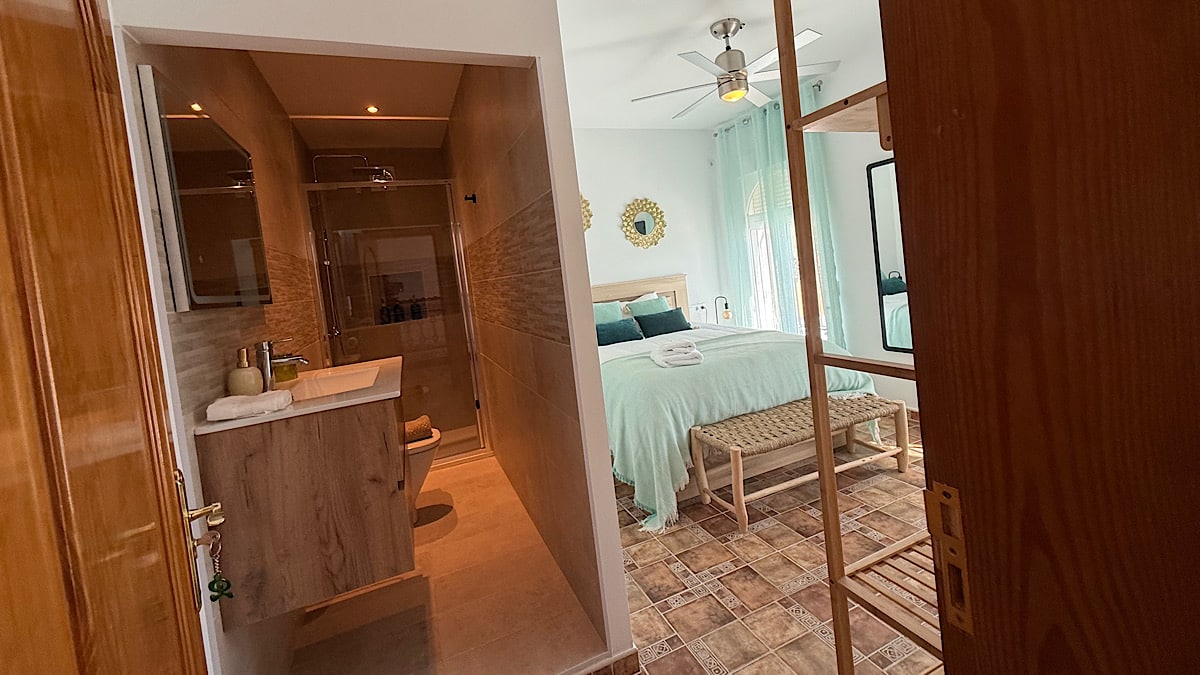 gastenkamer-met-badkamer-cordoba-casa-fuente-del-andaluz