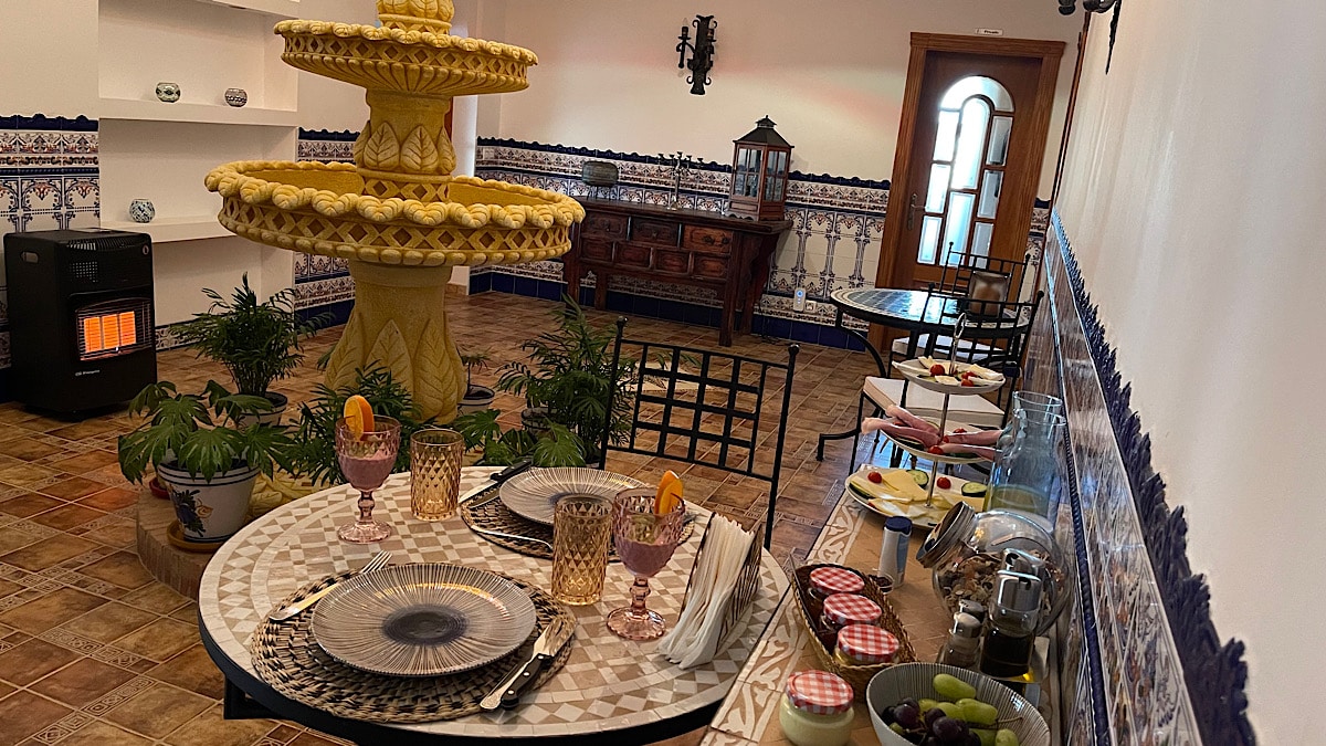 genieten-van-een-heerlijk-ontbijtbuffet
