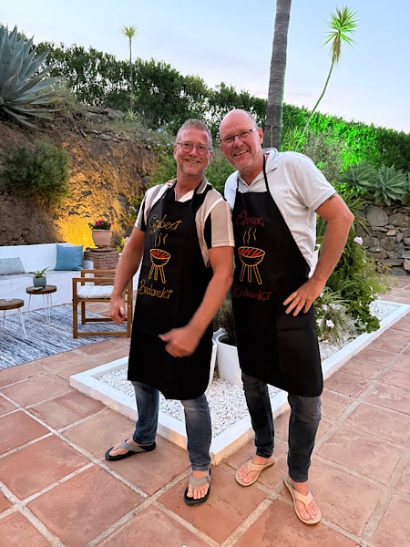 gijsbert-en-elmar-met-fraaie-schorten-finca-flamenco