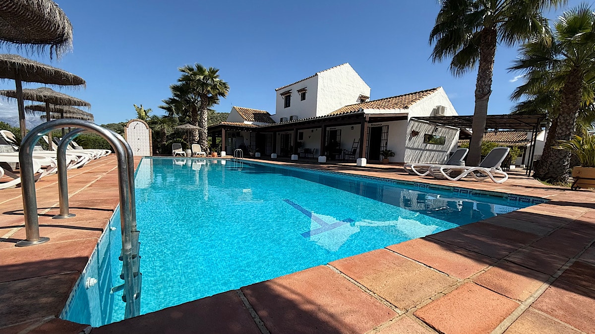 hacienda-riogordo-een-fijne-nederlandse-benb-in-de-axarquia-malaga