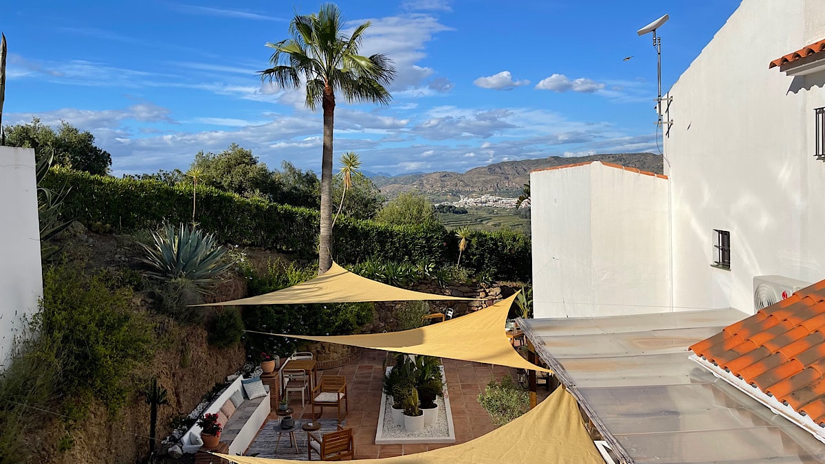het-buitenterras-van-finca-flamenco