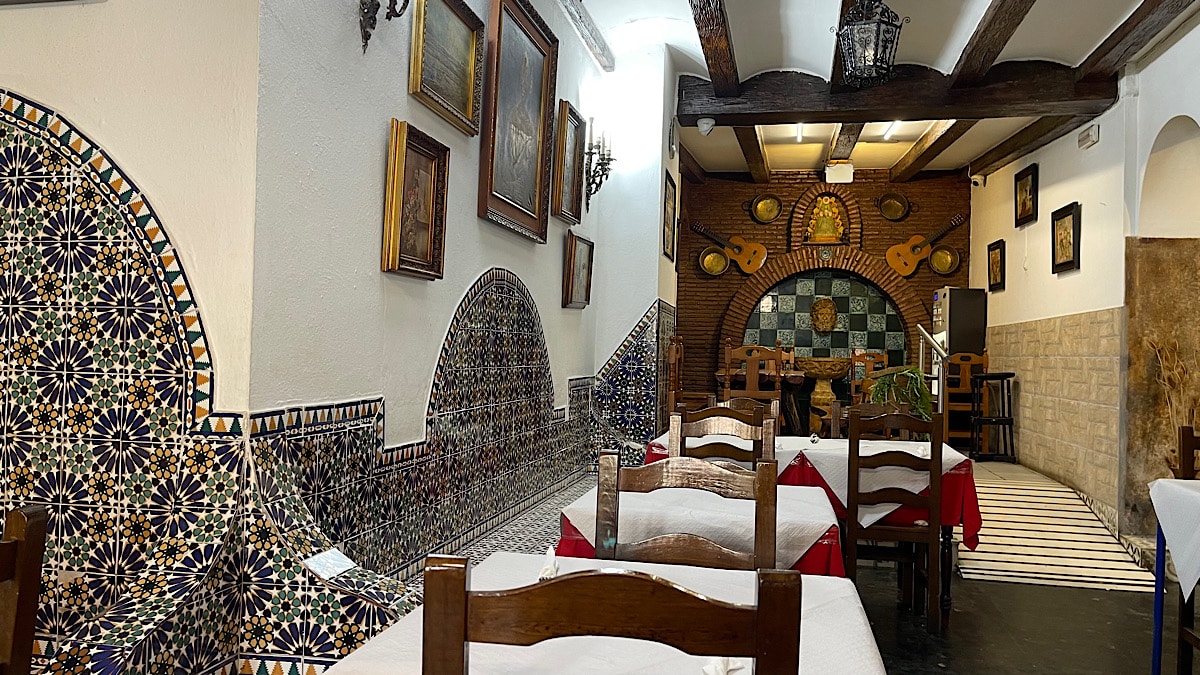 het-interieur-van-tapasbar-meson-el-martinete-malaga