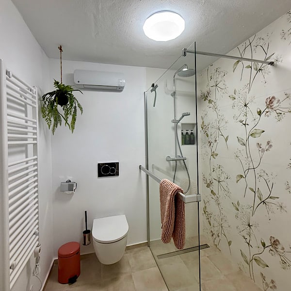 kamer-cipres-badkamer-benb-el-refugio-alcaucin-andalusie