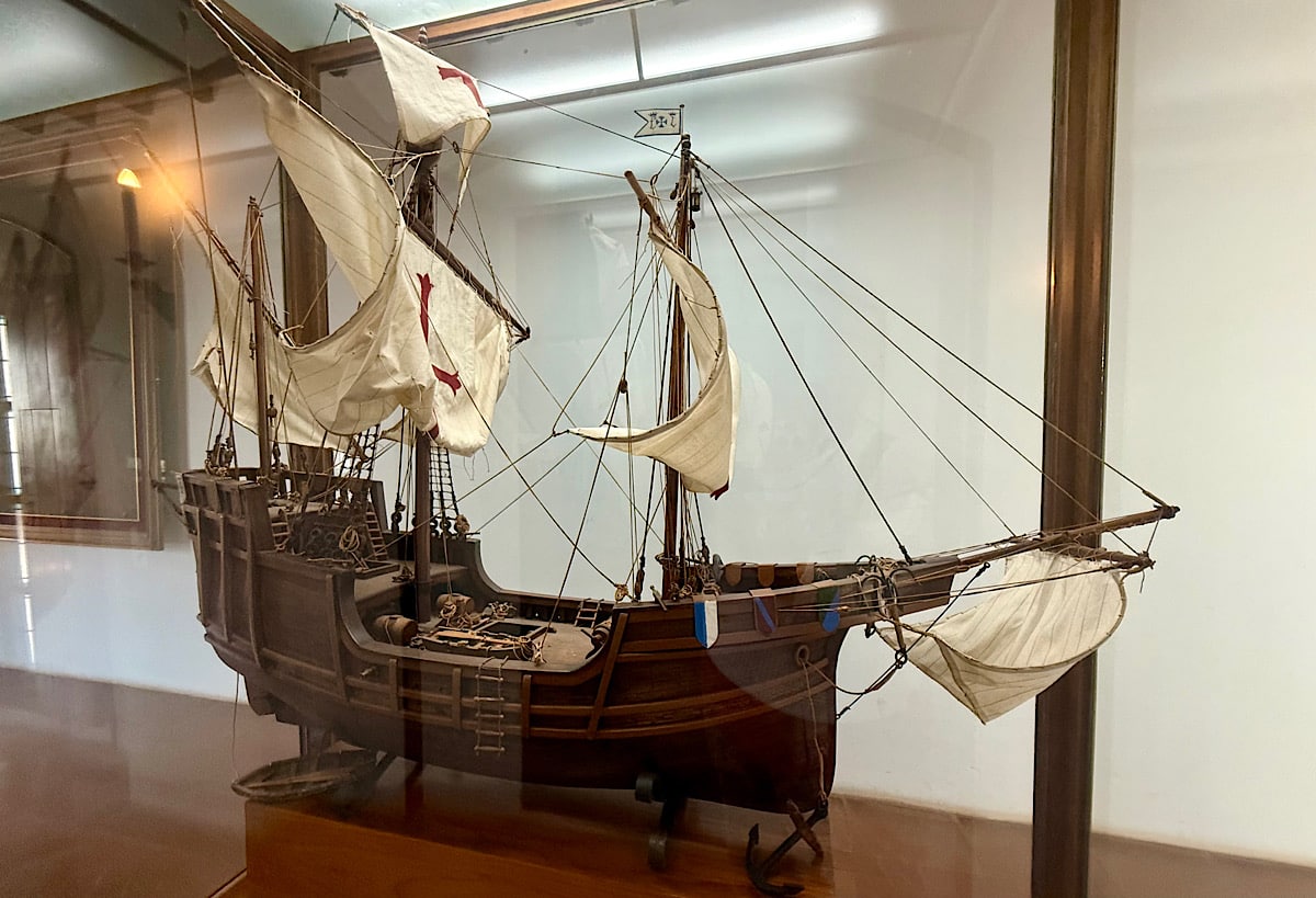 miniatuur-schip-columbus-klooster-la-rabida-huelva