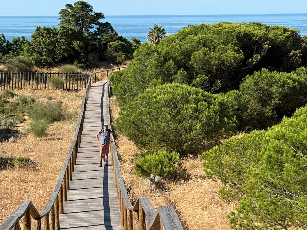 parque-dunar-houten-trappen-zicht-op-zee-matalascanas-almonte-huelva