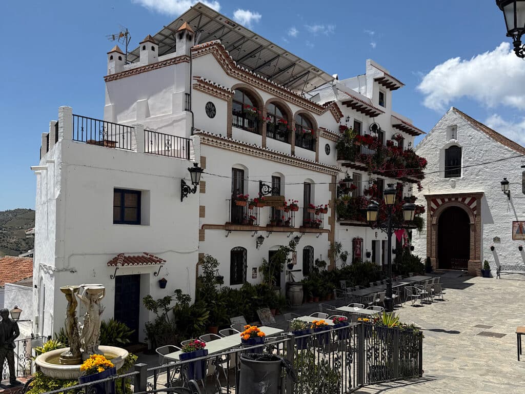 plaza-nuestra-senora-del-rosario-canillas-de-albaida