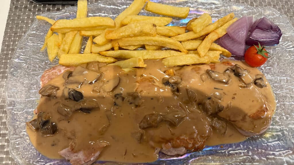 schotel-vlees-champignons-restaurant-la-alacena-benacazon