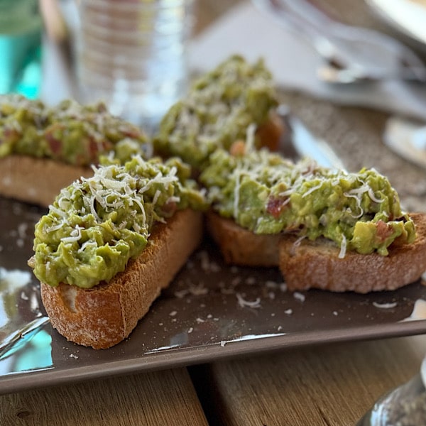 toast-met-avocado-casa-del-palta-canillas-de-albaida