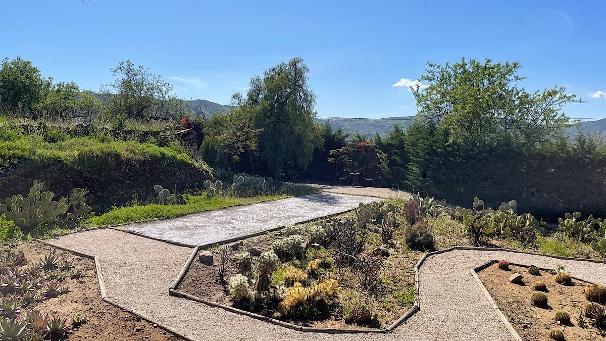 tuin-met-jeu-de-boules-baan-bij-hacienda-riogordo