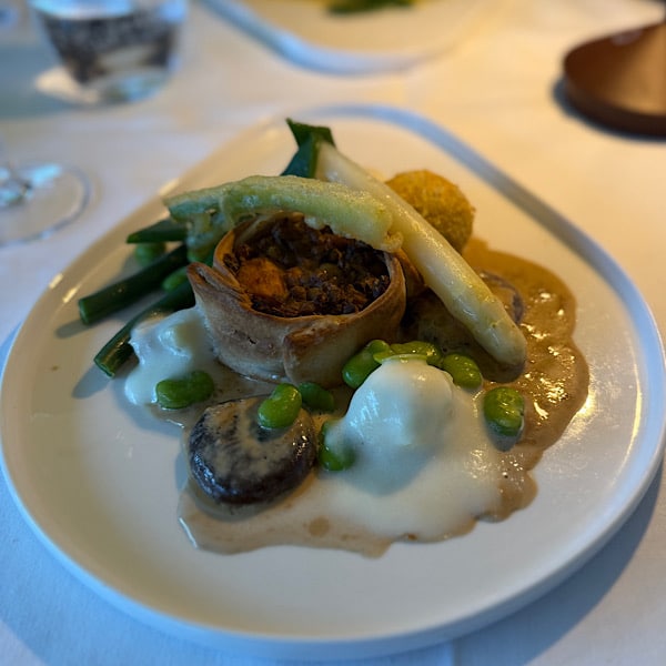 vegetarisch-hoofdgerecht-met-asperges-restaurante-carmesi-benalmadena-pueblo