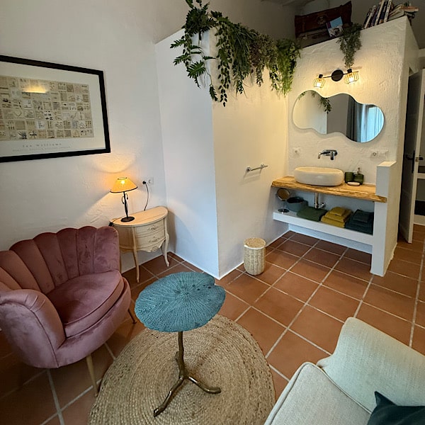 zitje-kamer-cipres-benb-el-refugio-alcaucin-andalusie