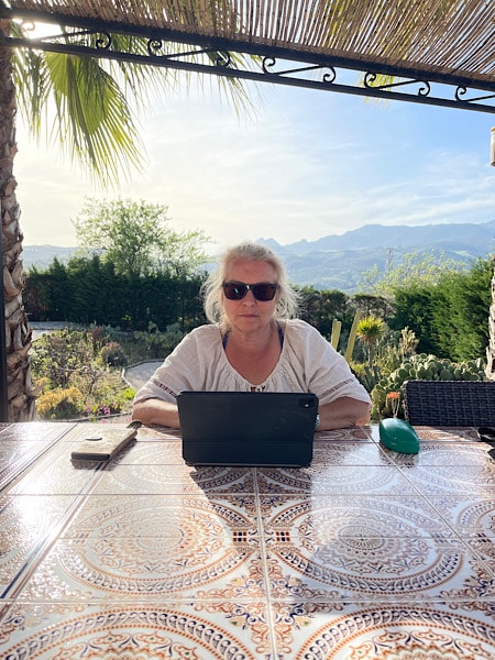 annelies-aan-het-werk-bij-hacienda-riogordo
