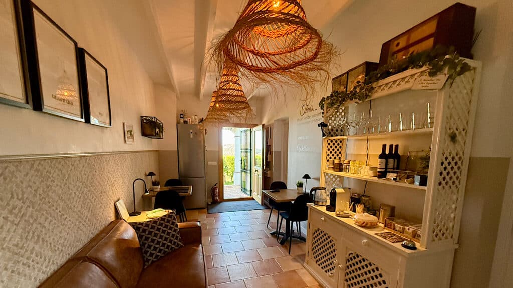 binnenruimte-voor-gasten-casa-del-palta-canillas-de-albaida