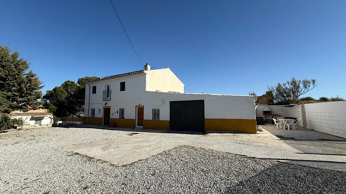 casa-de-lucas-buitenaanzicht-caniles-granada
